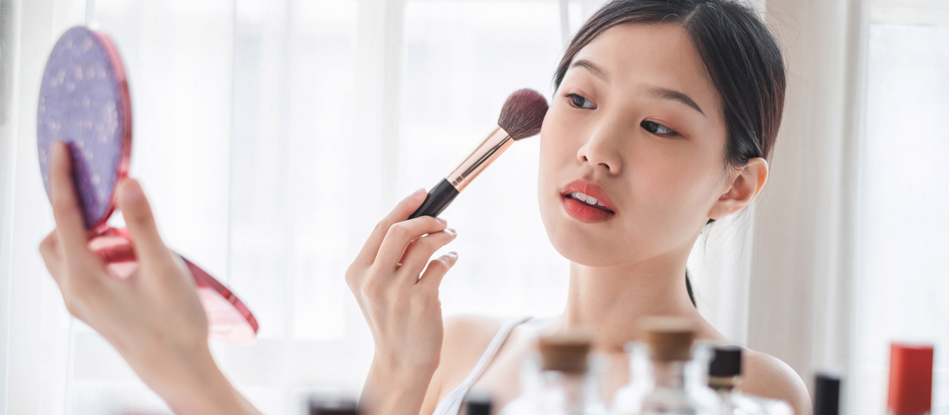 How to Make Your Makeup Stay on All Day in 4 Steps